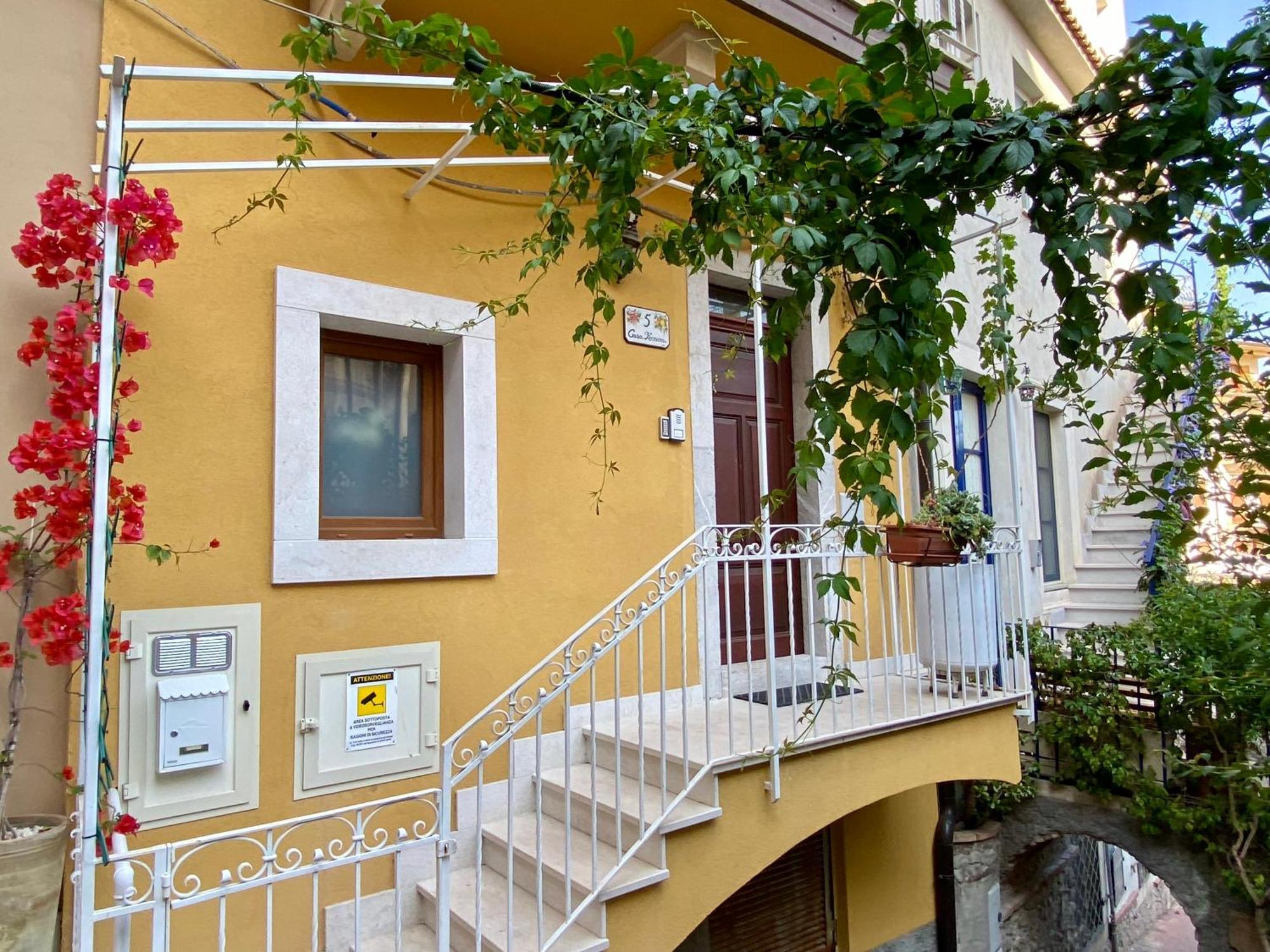 Sole Apartment Taormina Zewnętrze zdjęcie